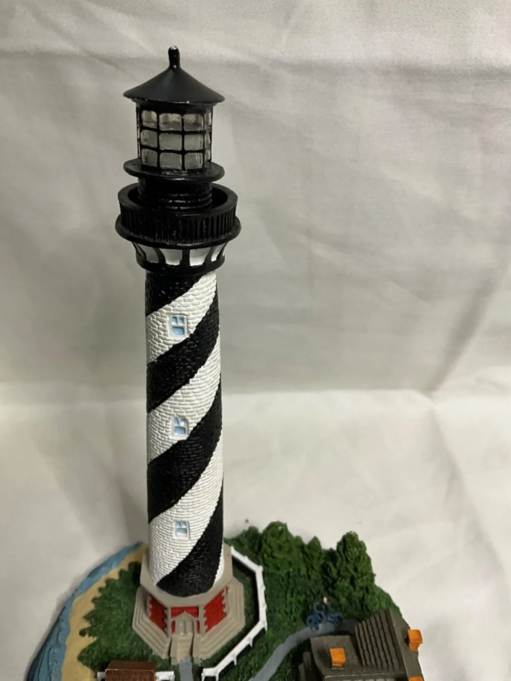 Vintage Lefton Historic American Lighthouse Figurine - Cape Hatteras, NC (1870)